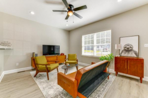 Near Shopping and Dining Pet-Friendly Dallas Apt!